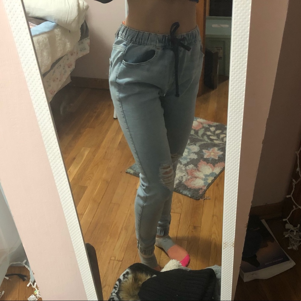 Hollister joggers, never worn.